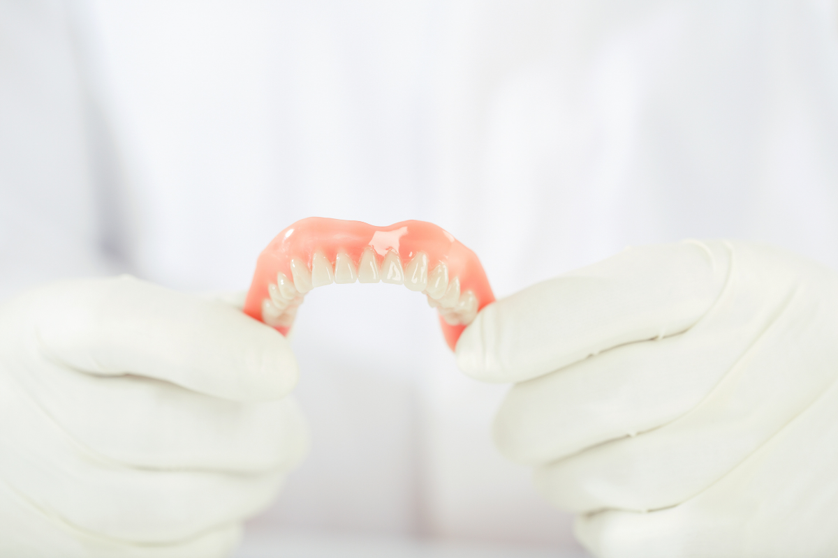 ¿Qué son las prótesis dentales flexibles?